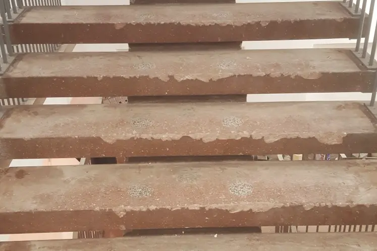 Treppenstufen aus Beton aufbereiten und sanieren